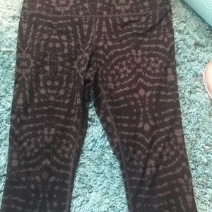 Zella Pants - Z by Zella Cropped Leggings Zella Pants - Z by Zella Cropped Leggings